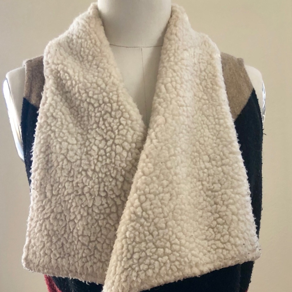 Printed knit vest
